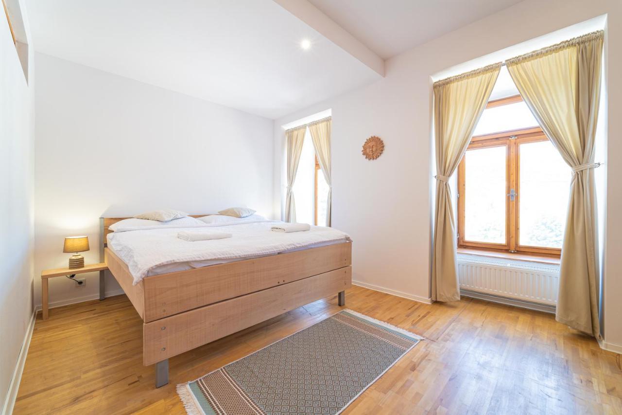 Bed & Breakfast Hugo Plesivec Exterior foto