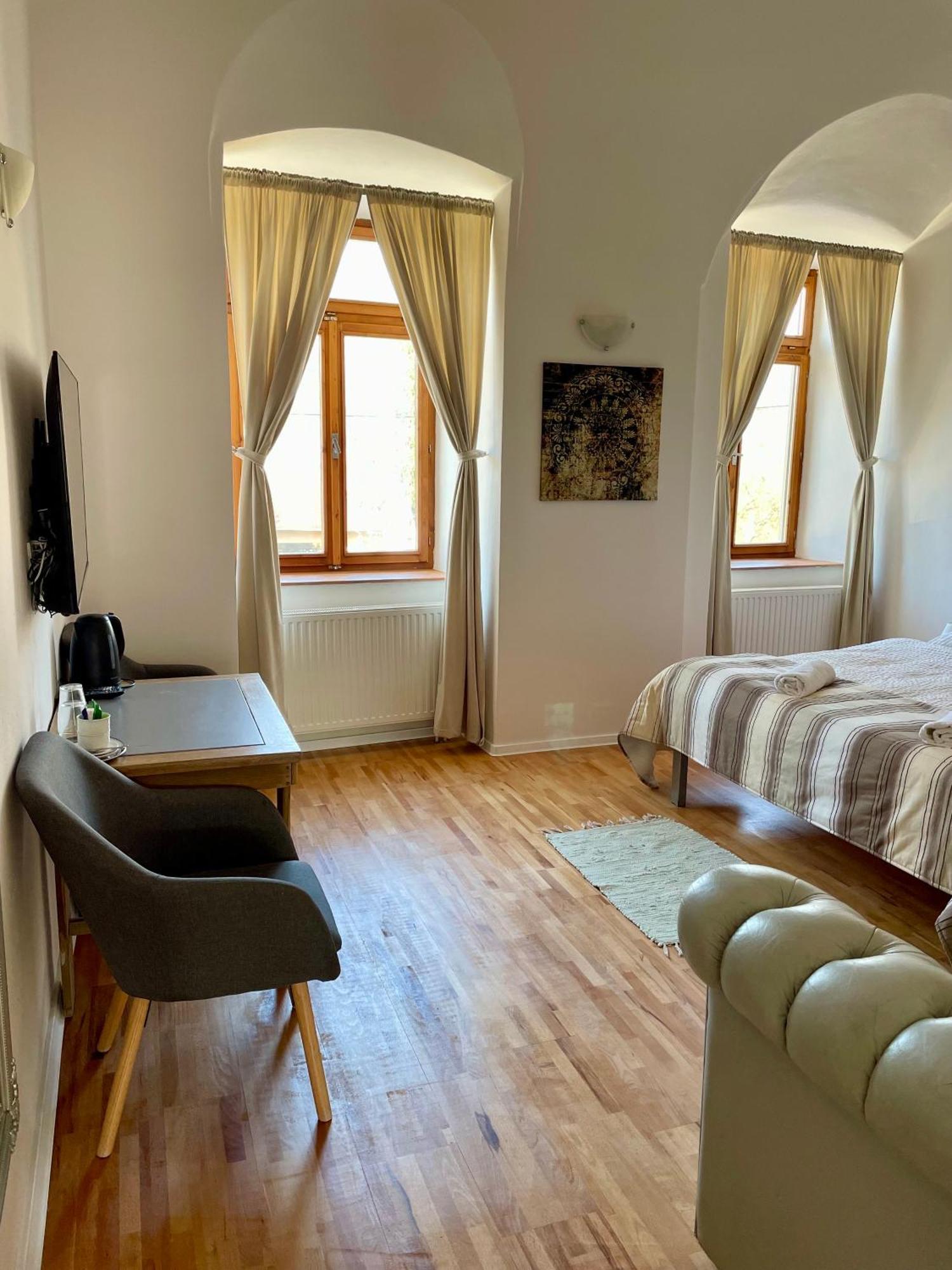 Bed & Breakfast Hugo Plesivec Exterior foto