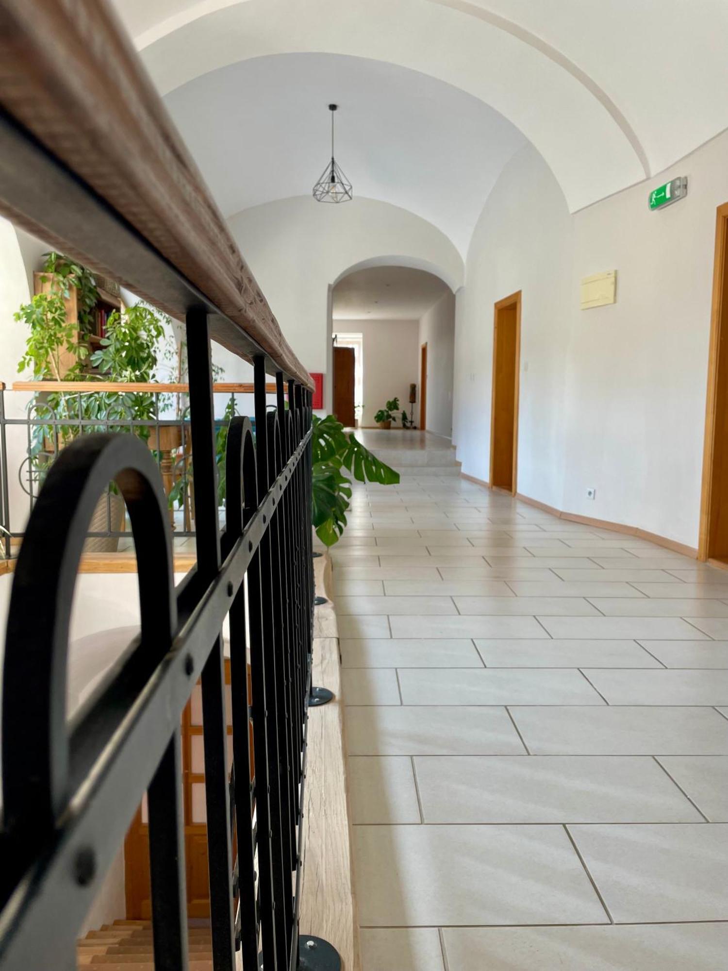 Bed & Breakfast Hugo Plesivec Exterior foto